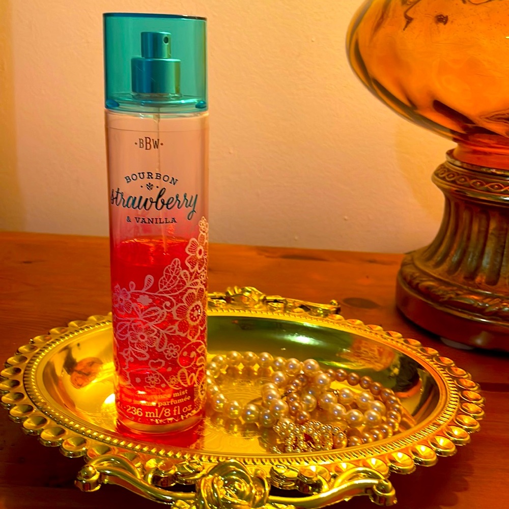 BOURBON STRAWBERRY AND VANILLA fragrance mist